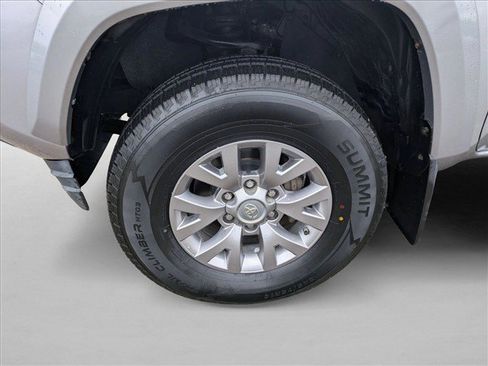 Used 2018 Toyota Tacoma SR5 AWD/4WD image 22