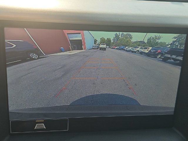 Used 2021 GMC Acadia SLT w/ Elevation Edition AWD/4WD image 17