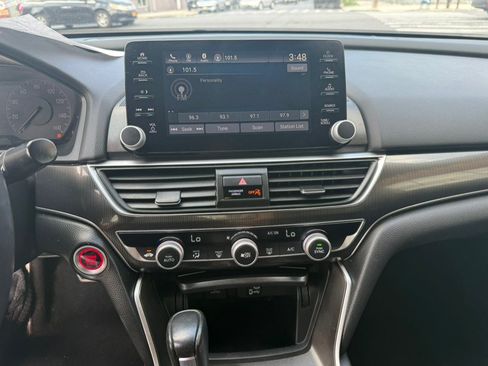 Used 2018 Honda Accord Sport image 14