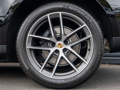 Used 2026 Porsche Macan image 13