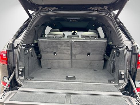 Used 2021 BMW X7 xDrive40i w/ M Sport Package image 11