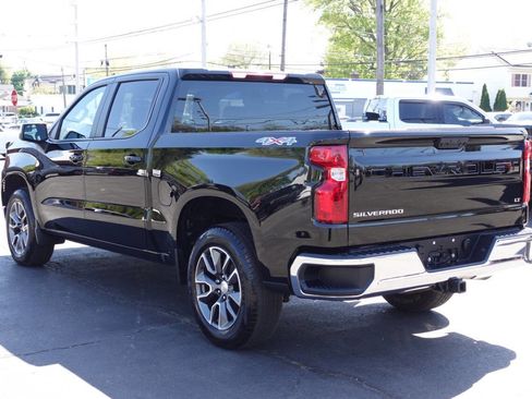 Used 2023 Chevrolet Silverado 1500 LT AWD/4WD image 2
