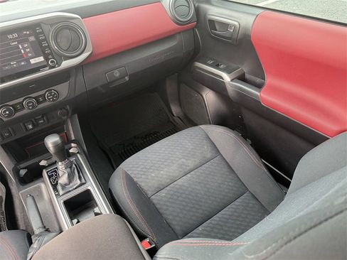 Used 2020 Toyota Tacoma SR5 image 26