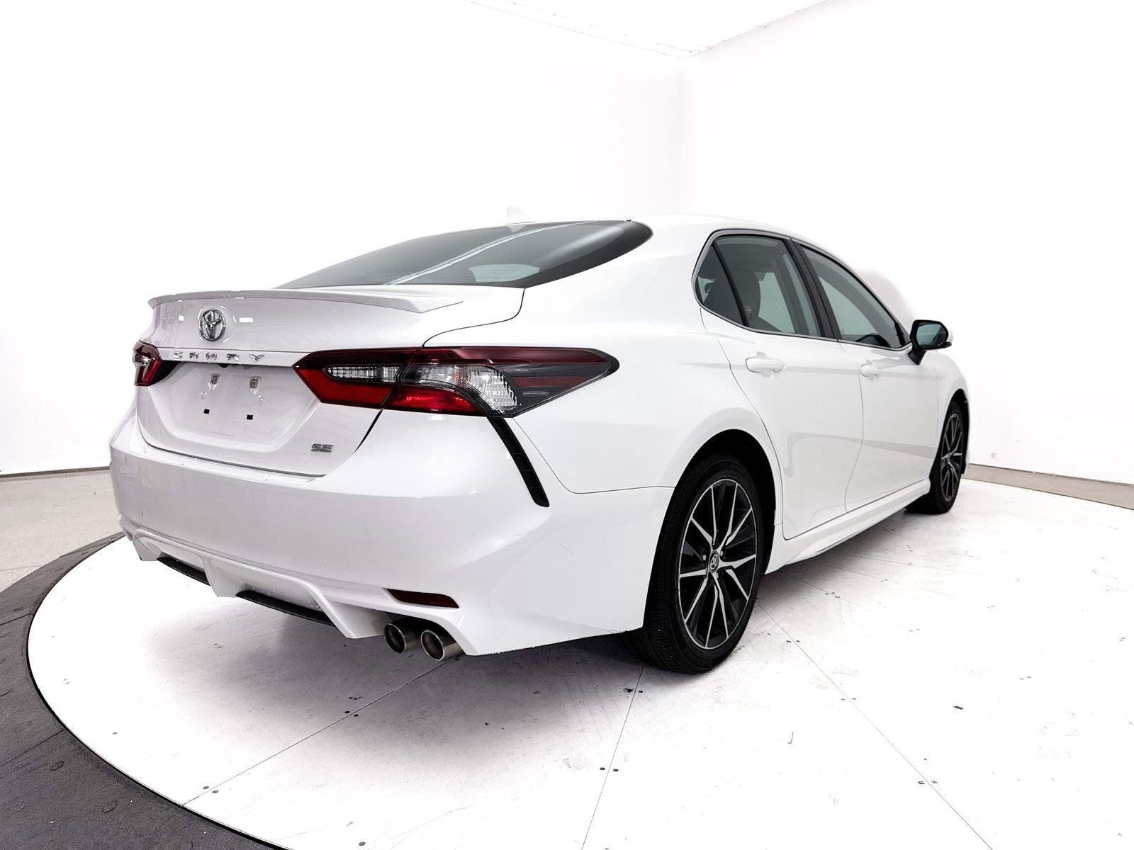 Used 2021 Toyota Camry SE FWD image 14
