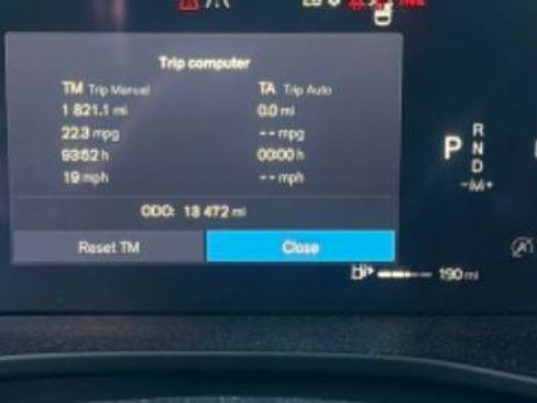 Used 2023 Volvo XC40 B5 Plus w/ Driver Assist Package image 7