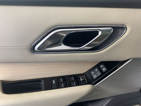 Used 2018 Land Rover Range Rover Velar R-Dynamic SE AWD/4WD image 14