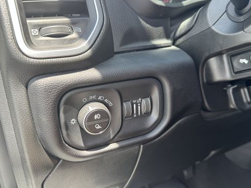 Used 2024 RAM 2500 Laramie AWD/4WD image 36