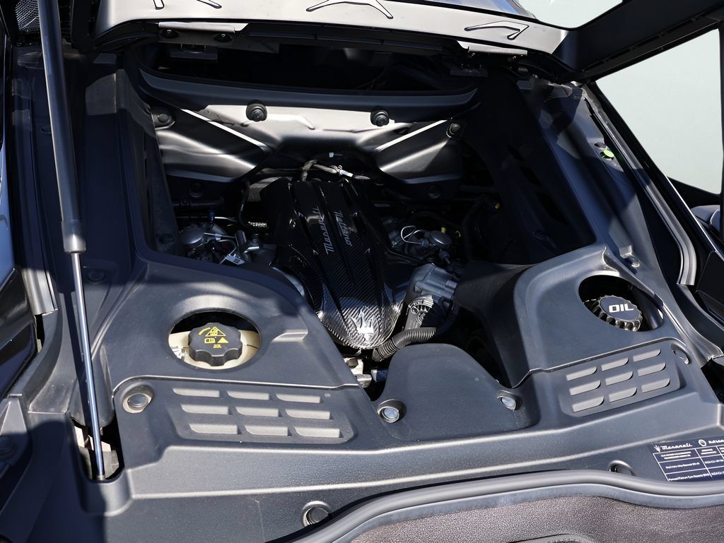 Used 2023 Maserati MC20 Coupe RWD image 16