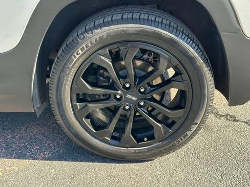 Used 2020 GMC Terrain SLE w/ Elevation Edition image 11