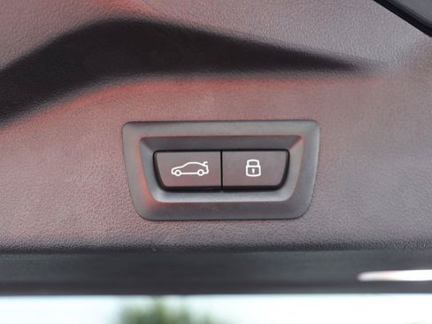 Used 2024 BMW X5 xDrive40i w/ Parking Assistance Package AWD/4WD image 18