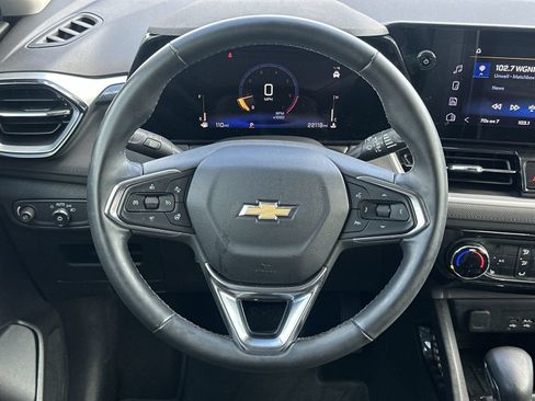Used 2024 Chevrolet TrailBlazer LT w/ LT Cold Weather Package FWD image 19
