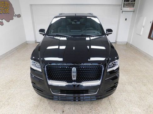 Used 2024 Lincoln Navigator Reserve w/ Equipment Group 201A image 12