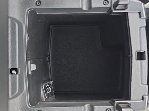 Used 2021 Jeep Wrangler Unlimited Sahara image 34