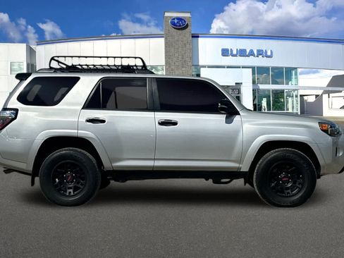 Used 2021 Toyota 4Runner Venture w/ Moonroof Package AWD/4WD image 6