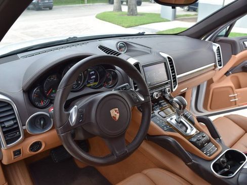 Used 2013 Porsche Cayenne Diesel AWD/4WD image 42