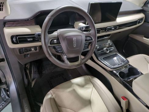 Used 2023 Lincoln Nautilus Reserve image 11