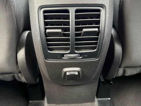 Used 2019 Ford Escape SE image 22