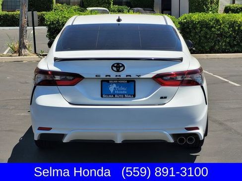 Used 2022 Toyota Camry SE w/ Carpet Mat Package (TMS) FWD image 5