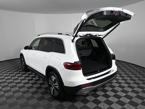 Used 2025 Mercedes-Benz GLB 250 image 32