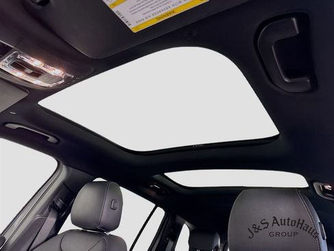 Used 2023 Mercedes-Benz EQB 350 4MATIC SUV image 16