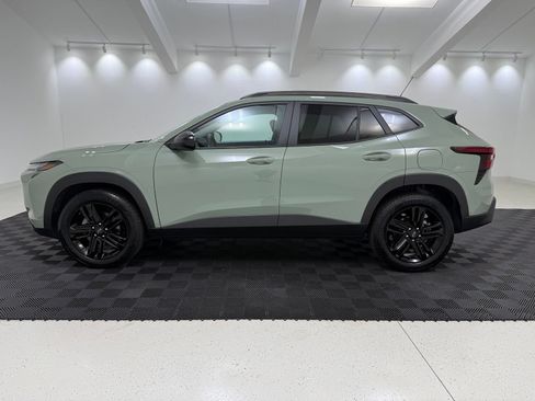 Used 2025 Chevrolet Trax ACTIV w/ Sunroof Package FWD image 4