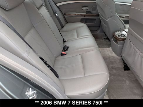 Used 2006 BMW 750i image 25
