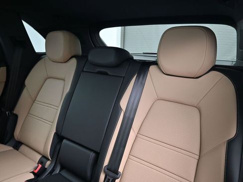 New 2026 Porsche Cayenne image 6