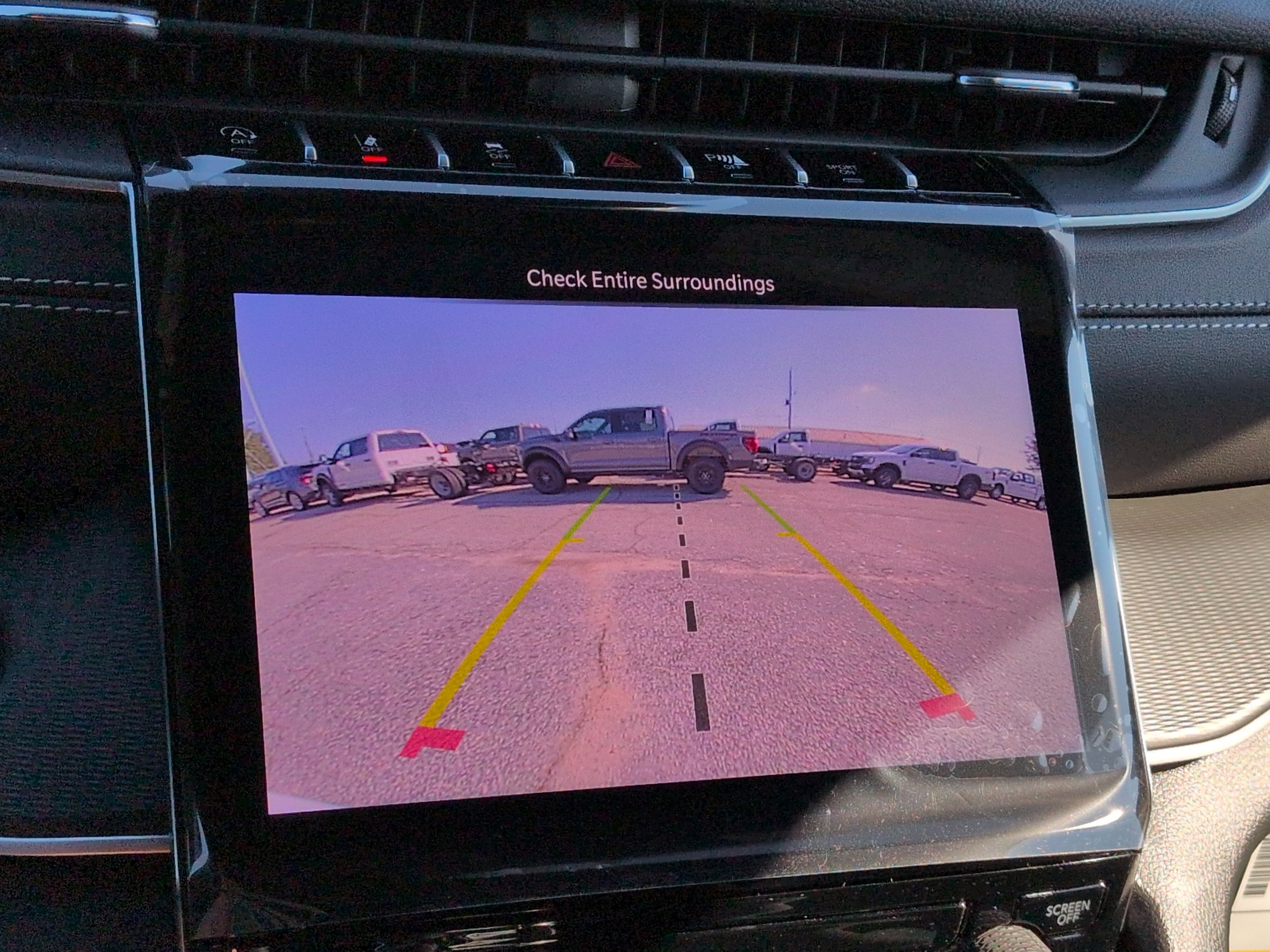 New 2027 Jeep Grand Cherokee Laredo RWD image 18
