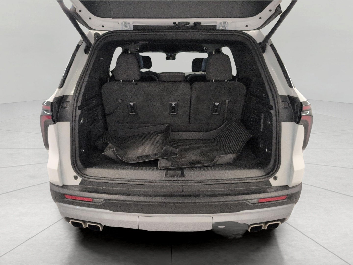 Certified 2024 Chevrolet Traverse LT w/ LPO, Floor Liner Package FWD image 13