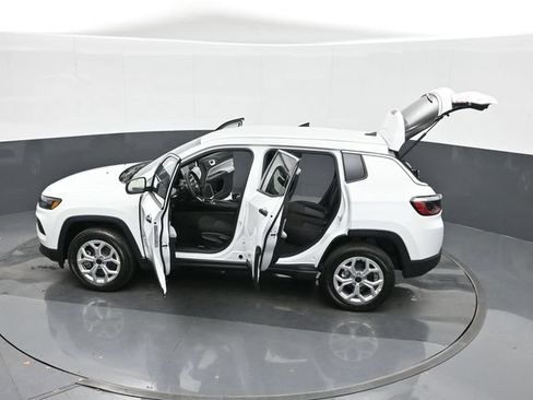 Used 2025 Jeep Compass Sport AWD/4WD image 49