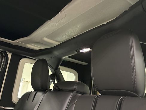 Used 2024 Jeep Wrangler High Altitude image 25