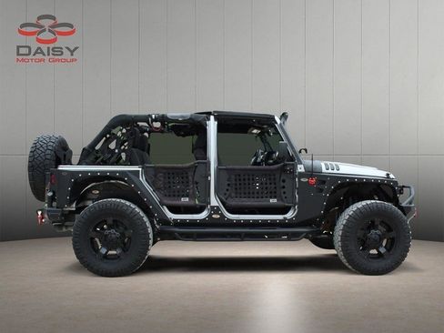 Used 2013 Jeep Wrangler Unlimited Sahara w/ Connectivity Group AWD/4WD image 14