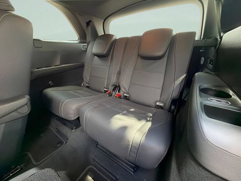 Used 2026 Mercedes-Benz GLS 580 4MATIC image 21