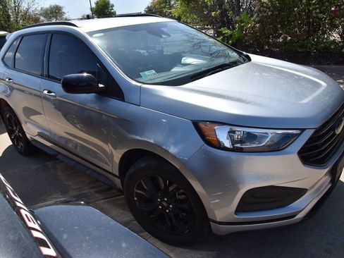 Used 2023 Ford Edge SE w/ Black Appearance Package image 5