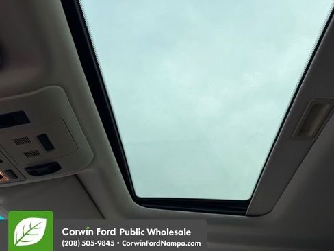 Used 2012 Land Rover Range Rover HSE image 9