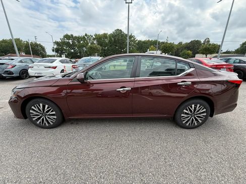 Used 2023 Nissan Altima 2.5 SV AWD/4WD image 4