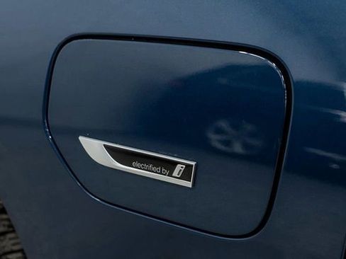 Used 2023 BMW 330e xDrive w/ Premium Package image 36