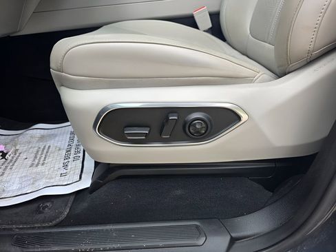 Used 2024 Jeep Wagoneer 4WD w/ Premium Group I image 22