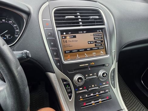 Used 2018 Lincoln MKX Premiere FWD image 13