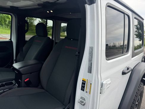 Used 2026 Jeep Wrangler Unlimited Rubicon AWD/4WD image 15