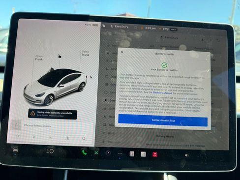 Used 2018 Tesla Model 3 Long Range RWD image 26