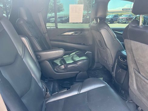 Used 2020 Cadillac Escalade Platinum AWD/4WD image 25