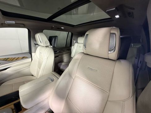 Used 2021 Cadillac Escalade ESV Sport Platinum image 13