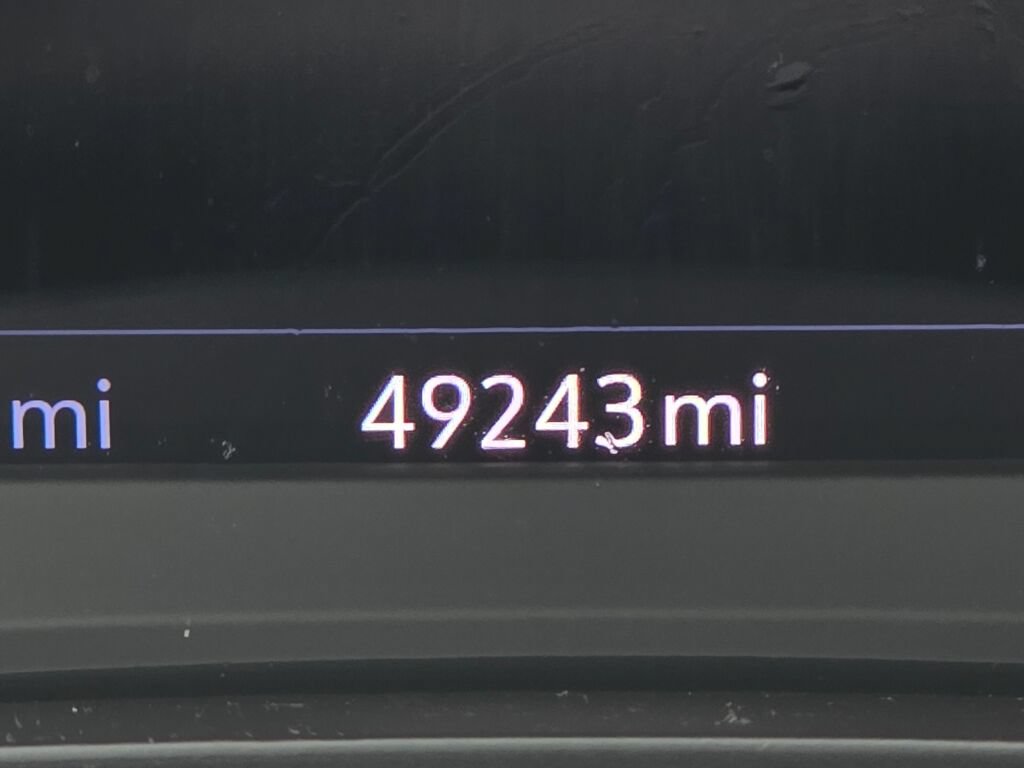 Used 2023 Cadillac XT5 Premium Luxury w/ Technology Package AWD/4WD image 41