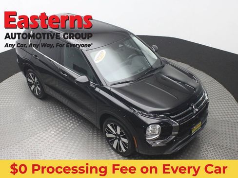 Used 2025 Mitsubishi Outlander SE AWD/4WD image 3