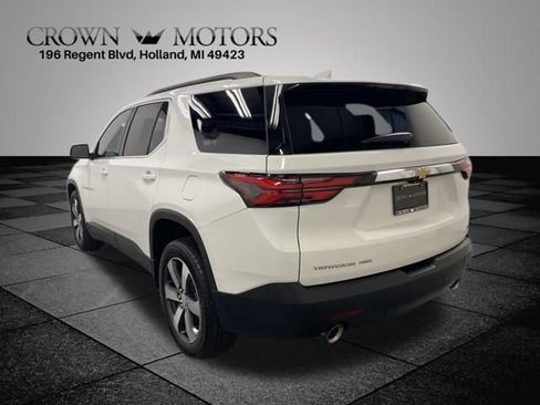 Used 2023 Chevrolet Traverse LT w/ LT Premium Package AWD/4WD image 4