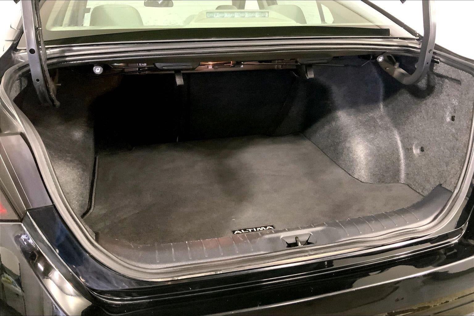 Used 2025 Nissan Altima 2.5 SV FWD image 4