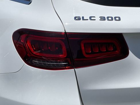 Certified 2022 Mercedes-Benz GLC 300 image 33