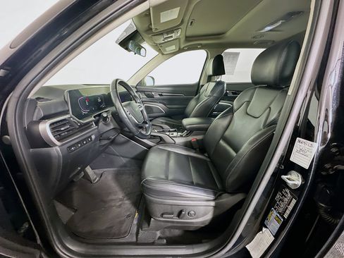 Used 2025 Kia Telluride S FWD image 13