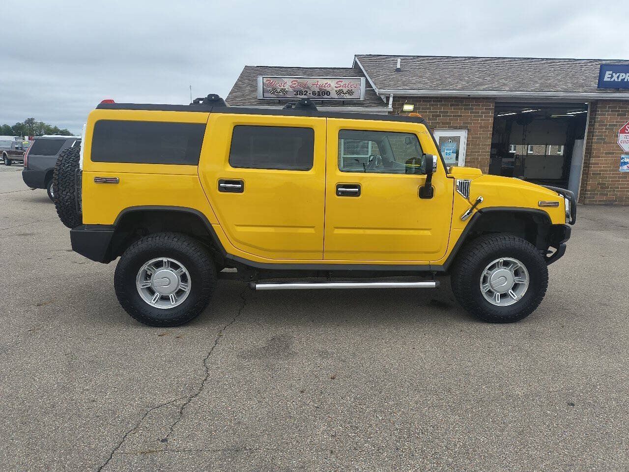 Used 2003 HUMMER H2 w/ Preferred Equipment Group AWD/4WD image 2